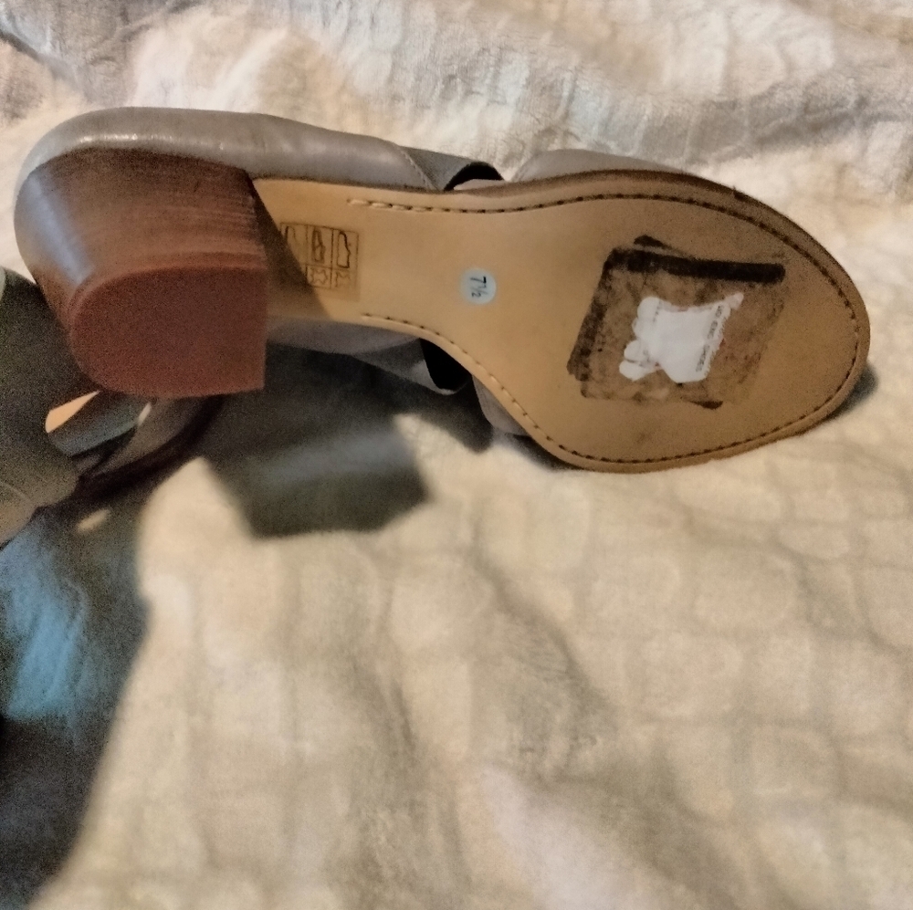 Amalfi by Rangoni Made in Italy Women's Heels - Picture 7 of 8